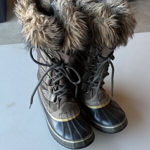 Sorel Black and Brown Fur-Lined Winter Boots